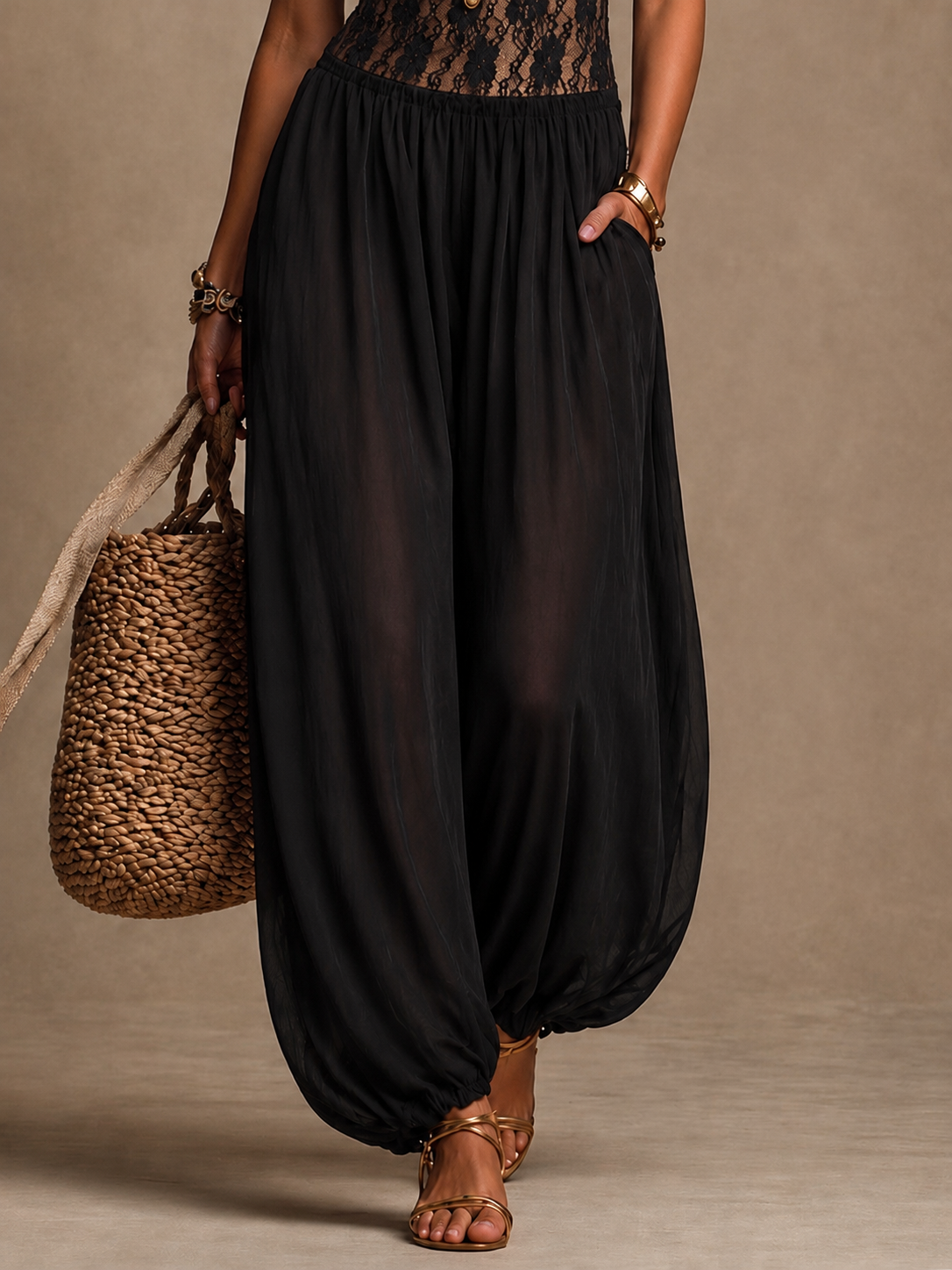 Laia | Mono de Encaje con Cuello Halter